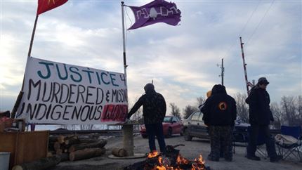 missing-murdered-women-train-blockade-3