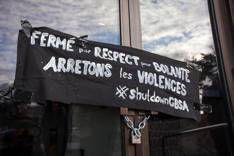 Les bureaux de l’ASFC fermés par des militant-es pour la justice migratoire en hommage à M. Bolante Idowu Alo, et à nos ami-es et voisin-es déporté-es