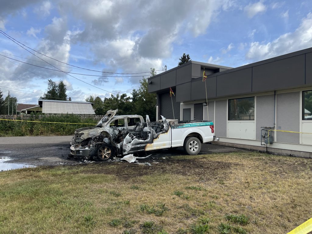 Des camions de McElhanney ont brûlé à Smithers (C.-B.)